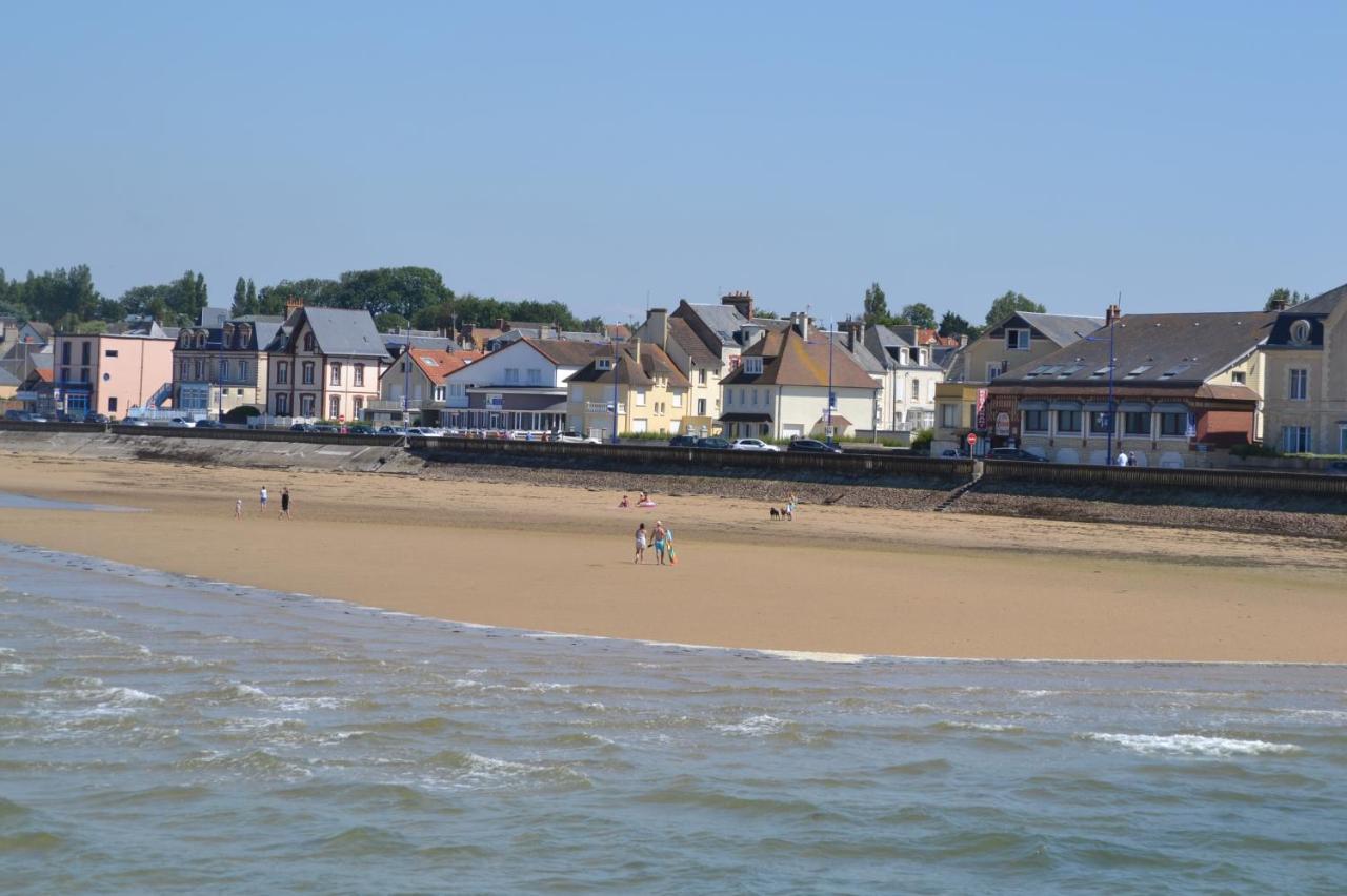 Gite "Au P'Tit Tourois" De Plain-Pied Tout Confort Avec Veranda Proche D'Omaha Beach Et De Bayeux Accueillant Les Animaux Zewnętrze zdjęcie